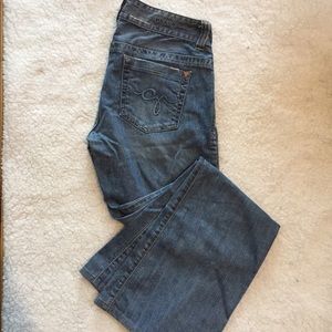 🍁3/$25 Guess distressed low rise flare jeans